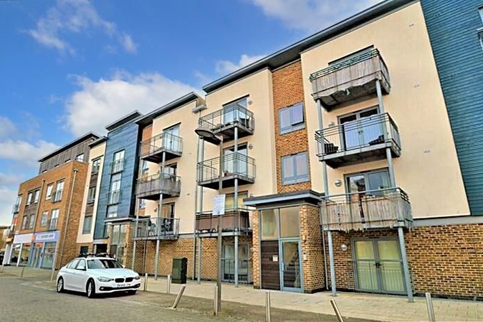 1 bed flat to rent in Quayside Drive, Colchester CO2, £895 pcm