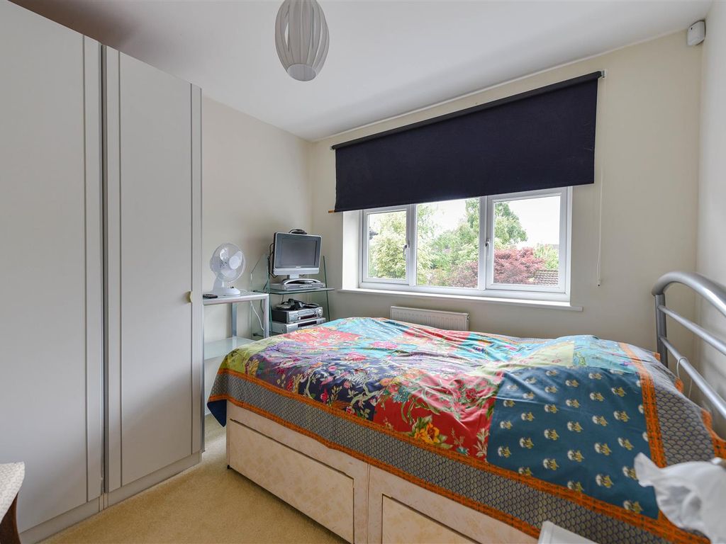 4 bed detached house for sale in Bromham Road, Biddenham, Bedford MK40, £635,000