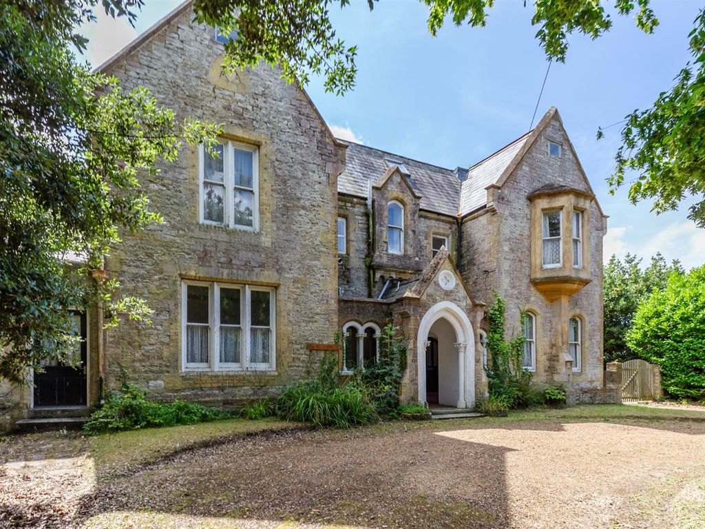 8 bed property for sale in Appley Road, Ryde PO33, £795,000