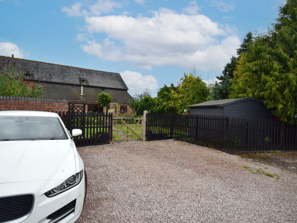 4 bed barn conversion for sale in Chapel Lane, Noble Street, Wem, Shrewsbury SY4, £370,000