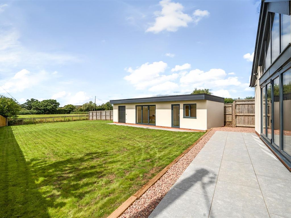 4 bed detached bungalow for sale in Gloucester Road, Corse, Gloucester GL19, £675,000