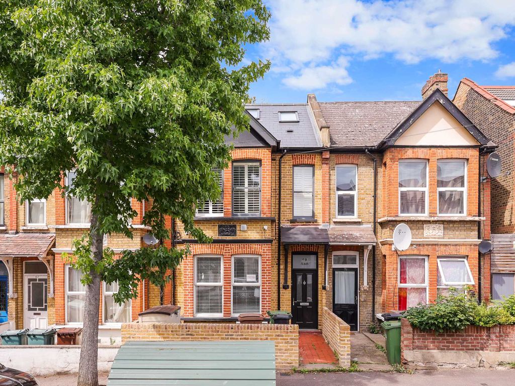 2 bed flat for sale in Abbotts Park Road, Leyton E10, £425,000