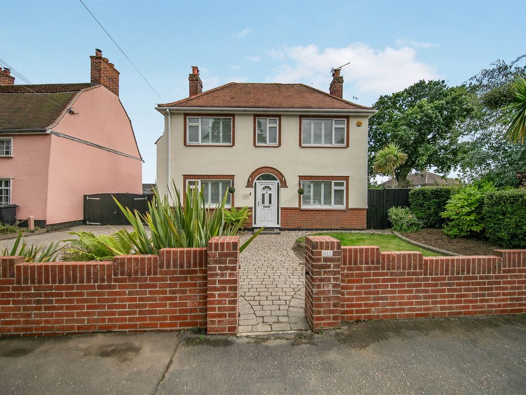 3 bed detached house for sale in Main Road, Dovercourt, Harwich CO12, £375,000