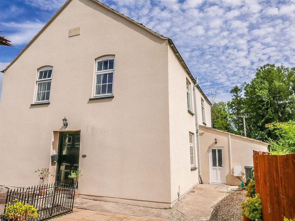 4 bed cottage for sale in Chapel Hill, Newport, Berkeley GL13, £450,000