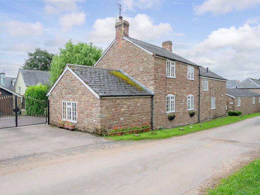 3 bed cottage for sale in Weston Under Penyard, Ross-On-Wye, Herefordshire HR9, £600,000