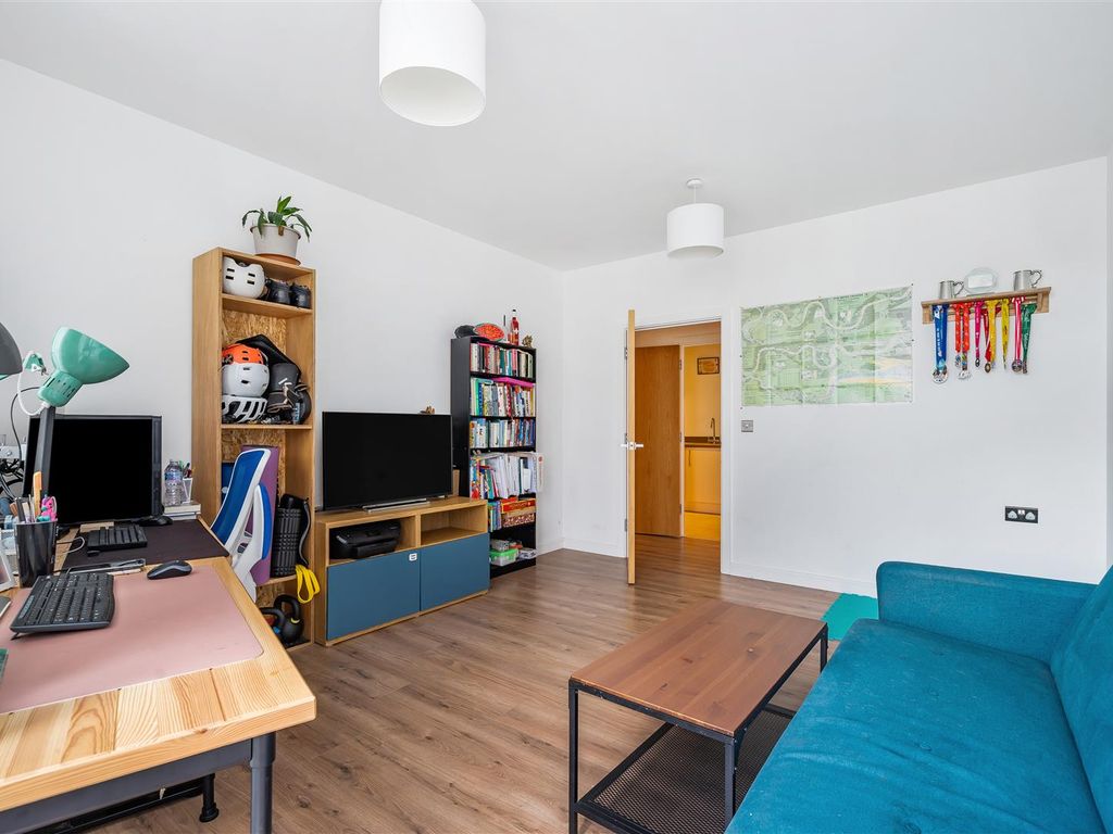 1 bed flat for sale in Quebec Way, Rotherhithe SE16, £400,000
