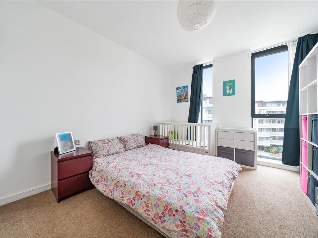 1 bed flat for sale in Quebec Way, Rotherhithe SE16, £400,000