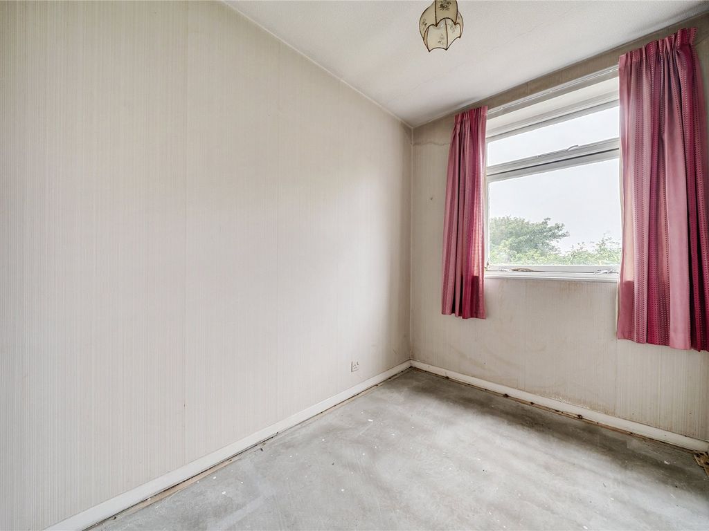 3 bed terraced house for sale in Highland Road, Bromley BR2, £425,000