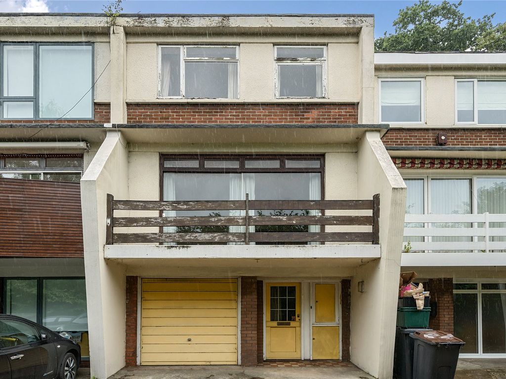 3 bed terraced house for sale in Highland Road, Bromley BR2, £425,000