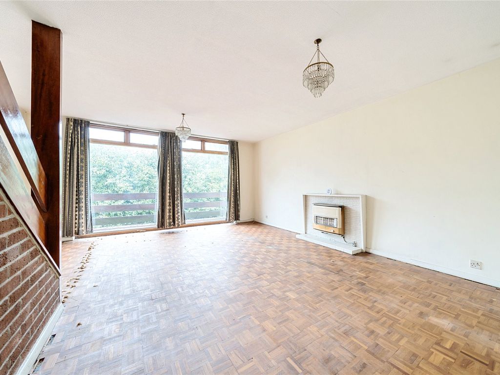 3 bed terraced house for sale in Highland Road, Bromley BR2, £425,000