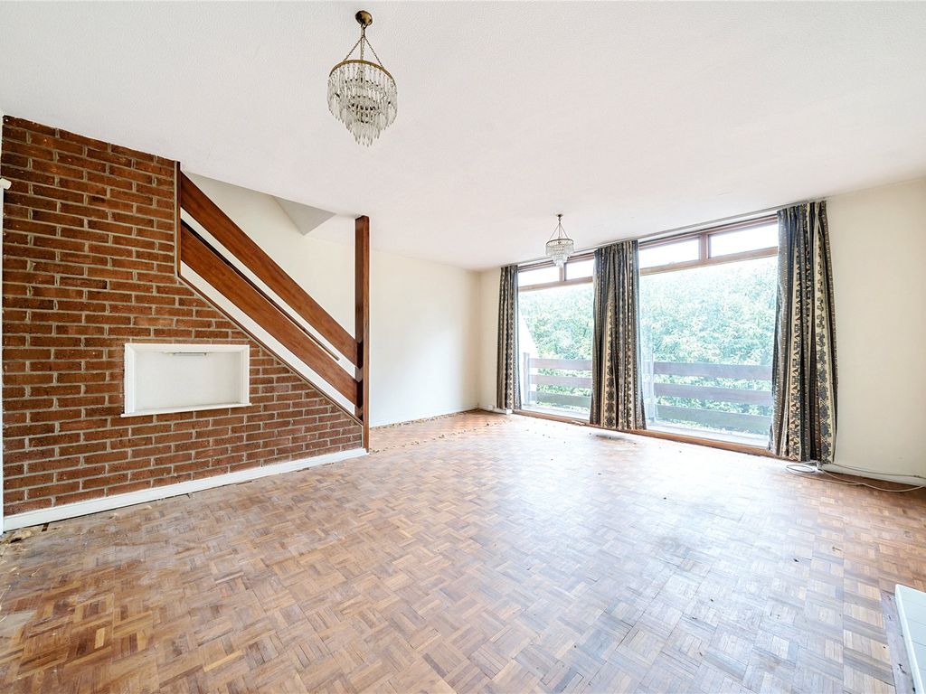 3 bed terraced house for sale in Highland Road, Bromley BR2, £425,000