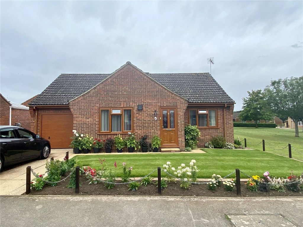 2 bed bungalow for sale in Kew Road, Downham Market, Norfolk PE38, £345,000