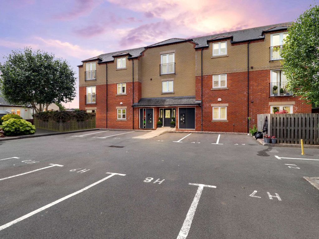 2 bed flat for sale in 2, Saville Court, Oakham LE15, £210,000