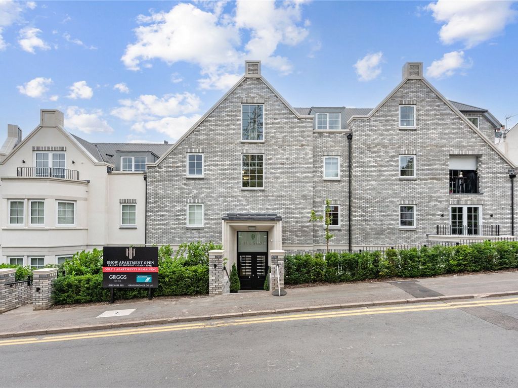 2 bed flat for sale in The Drive, Radlett, Hertfordshire WD7, £1,125,000