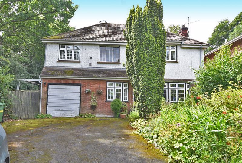 5 bed detached house for sale in Bearsted Road, Maidstone ME14, £495,000