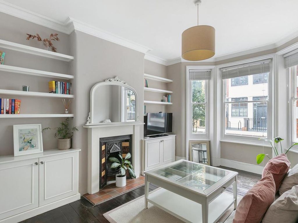 1 bed flat for sale in Wyfold Road, Fulham, London SW6, £425,000