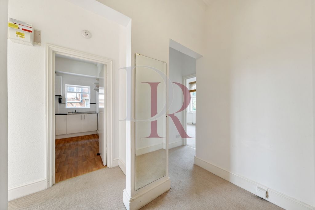 1 bed flat for sale in Arkwright Road, London NW3, £595,000