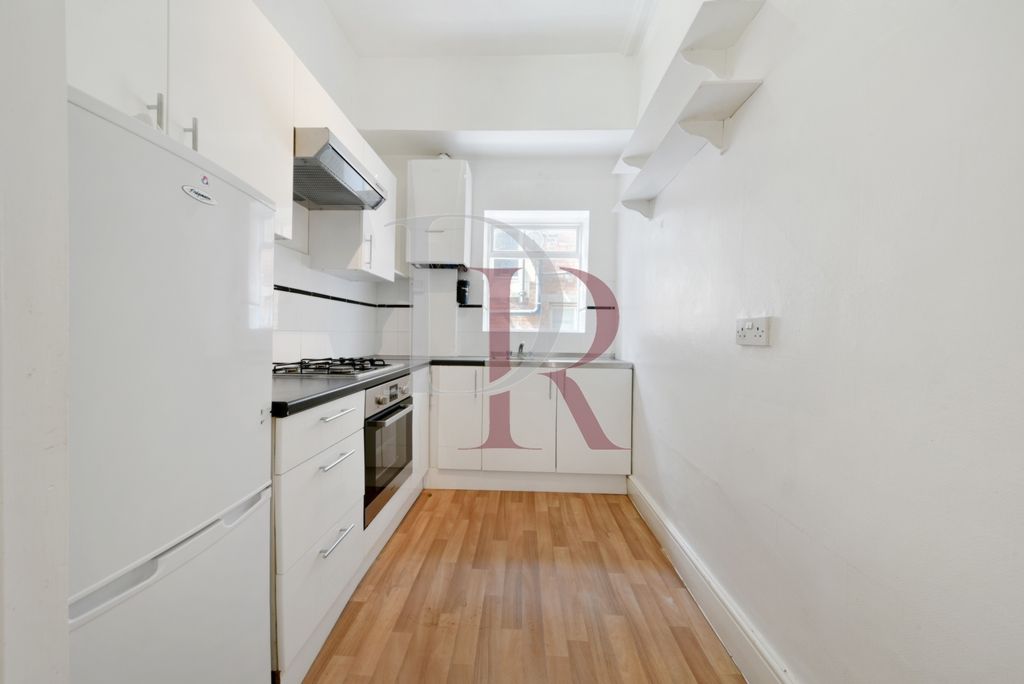 1 bed flat for sale in Arkwright Road, London NW3, £595,000