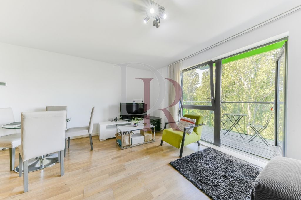 3 bed flat for sale in Eden Apartments, Glengarnock Ave, Isle Of Dogs E14, £600,000
