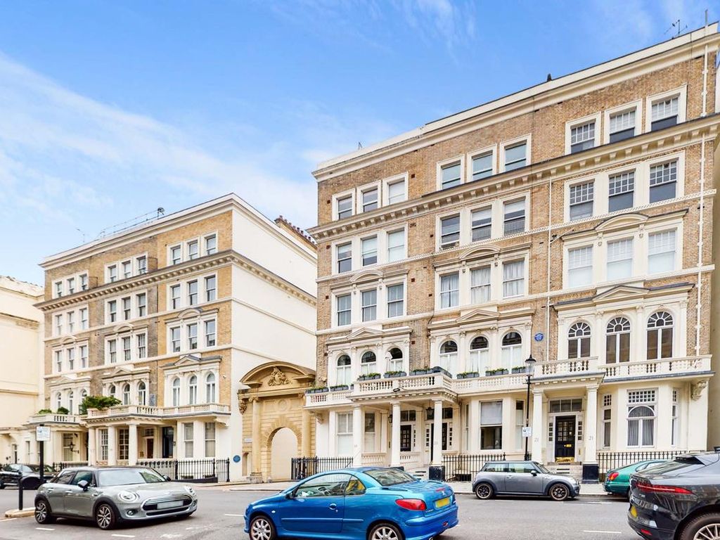 2 bed flat for sale in Queens Gate Place, London, Kensington & Chelsea SW7, £1,700,000
