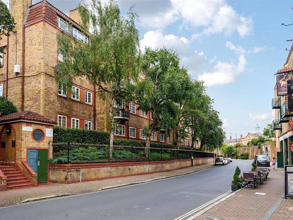 2 bed flat for sale in Acorn Walk, Rotherhithe Street, Rotherhithe SE16, £415,000