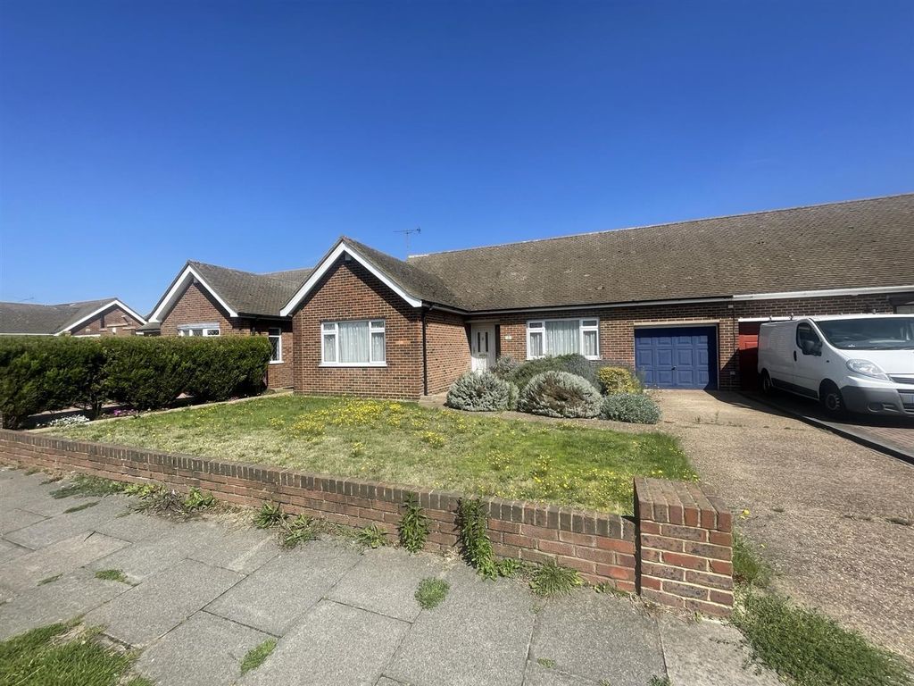 3 bed detached bungalow for sale in Heath Road, Orsett Heath, Grays RM16, £450,000