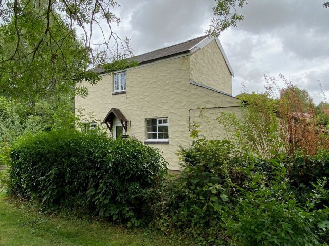 4 bed cottage for sale in Castle Ashby Road, Yardley Hastings, Northamptonshire NN7, £450,000