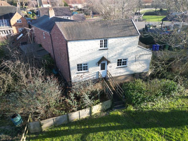 4 bed cottage for sale in Castle Ashby Road, Yardley Hastings, Northamptonshire NN7, £450,000