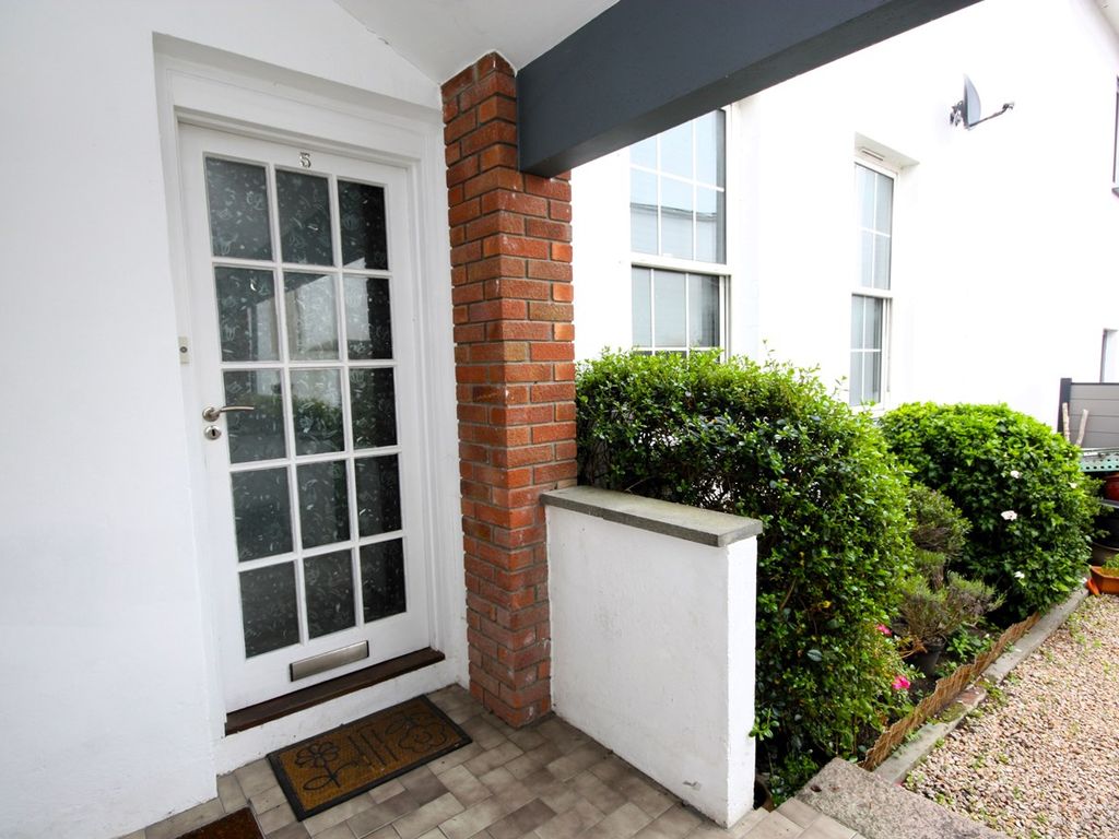 1 bed flat for sale in Palmyra Road, St Helier JE2, £375,000