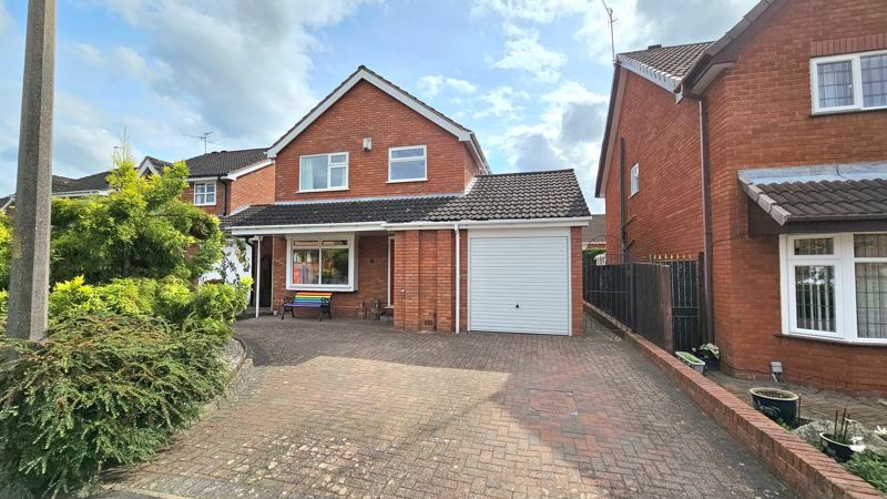 4 bed detached house for sale in Stourbridge, Norton, Fredericks Close DY8, £420,000