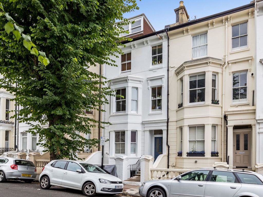 1 bed flat for sale in Buckingham Road, Brighton BN1, £375,000