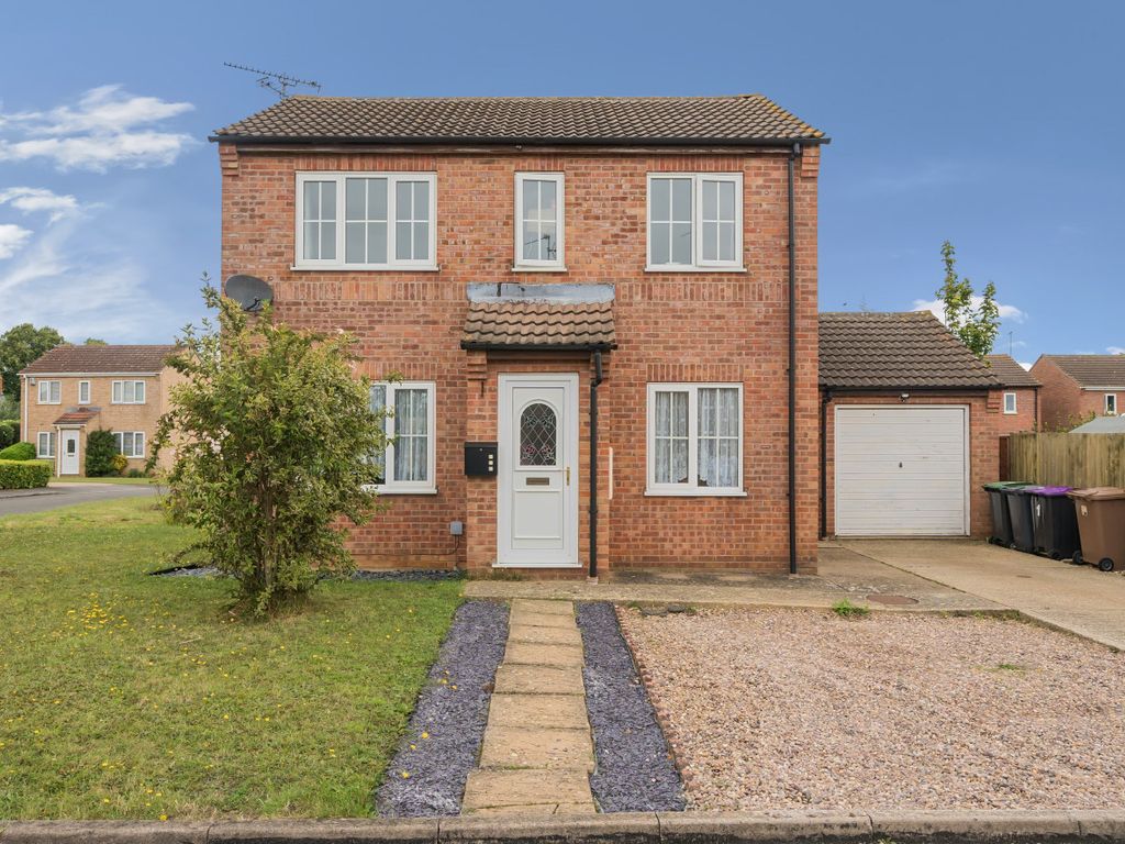 3 bed detached house for sale in Pine Close, Sleaford, Lincolnshire NG34, £239,950