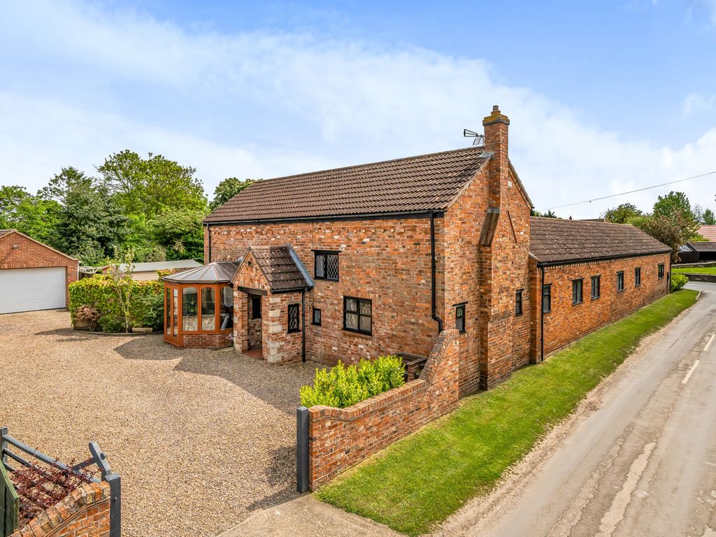 4 bed detached house for sale in The Green, Helpringham, Sleaford, Lincolnshire NG34, £500,000