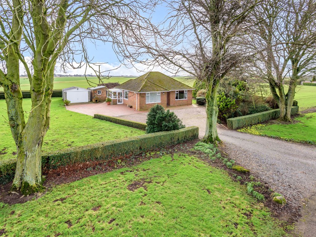 2 bed bungalow for sale in Bellwater Bank, New Leake, Boston, Lincolnshire PE22, £345,000