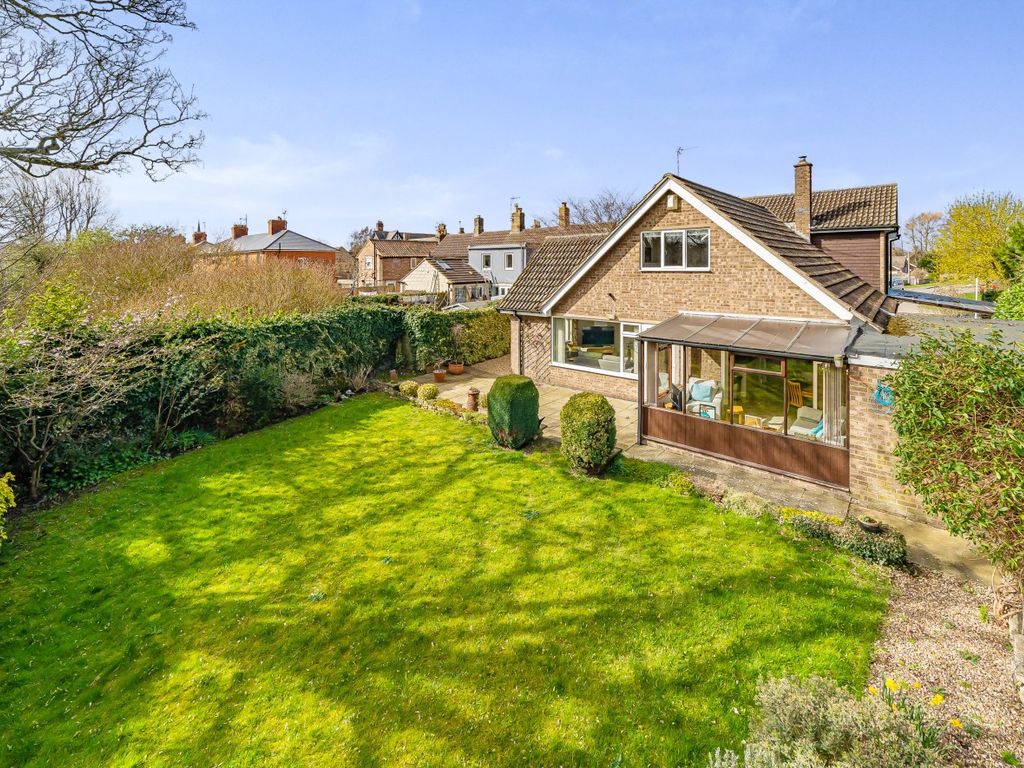 3 bed detached house for sale in Ermine Street, Ancaster, Grantham NG32, £385,000