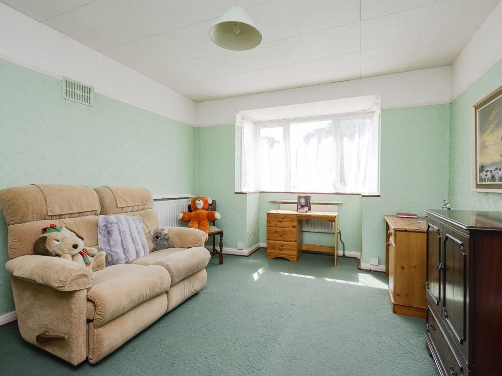 3 bed detached bungalow for sale in Winern Glebe, Byfleet, West Byfleet KT14, £499,950