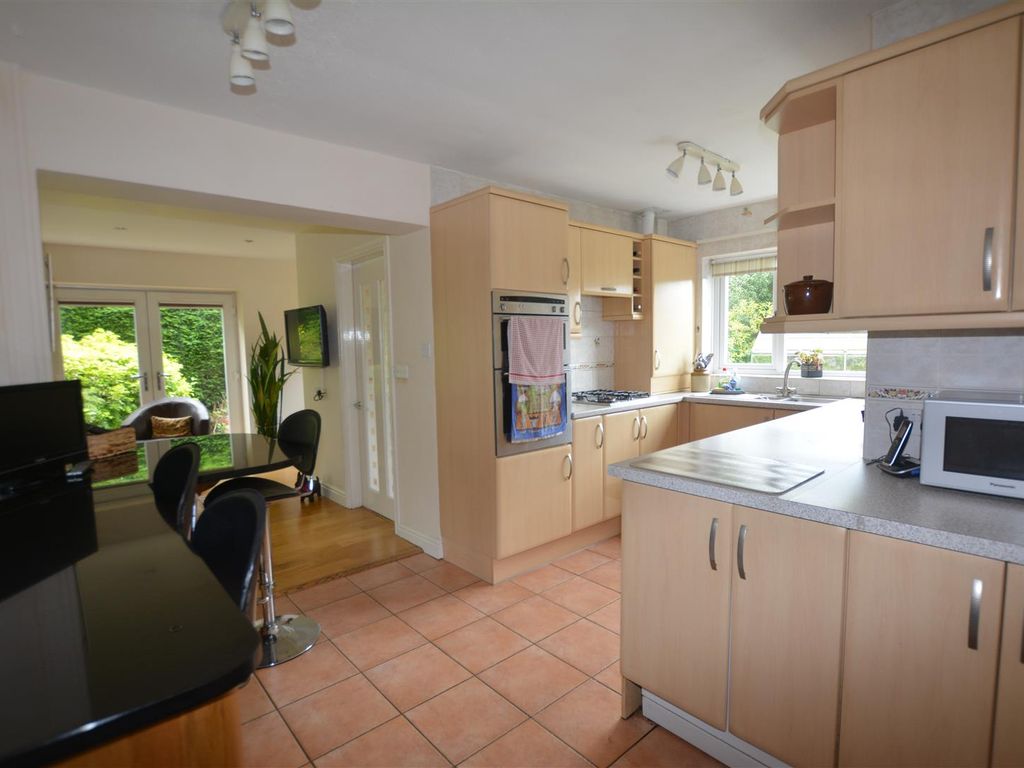 3 bed detached house for sale in Meadow Close, Farnsfield, Newark NG22, £350,000