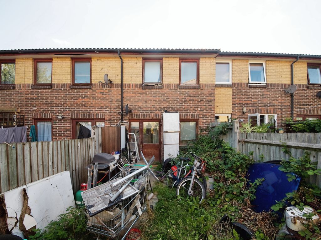 2 bed detached house for sale in Marconi Road, Leyton E10, £375,000