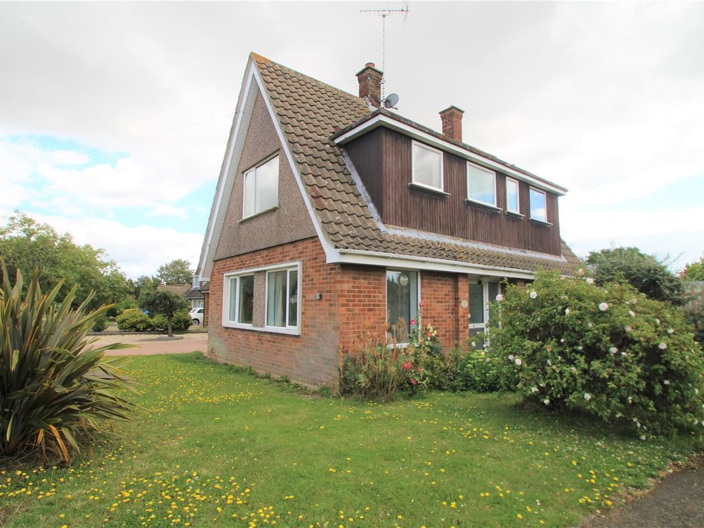 3 bed detached house for sale in Upper Lambricks, Rayleigh SS6, £425,000