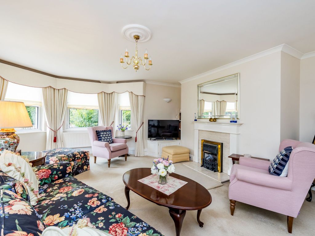 2 bed flat for sale in Bishops Court, Bishops Down Road, Tunbridge Wells TN4, £500,000