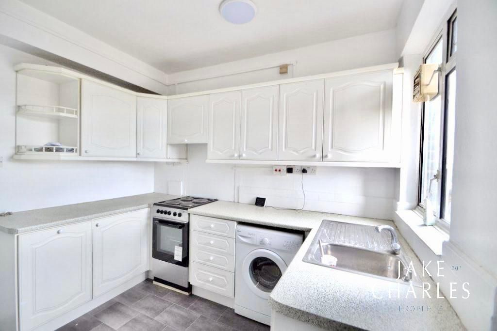 2 bed flat to rent in Euston Road, London NW1, £3,618 pcm