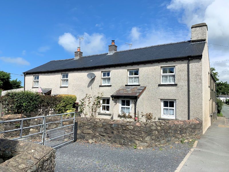 4 bed cottage for sale in Dolwen, Bryncrug LL36, £350,000