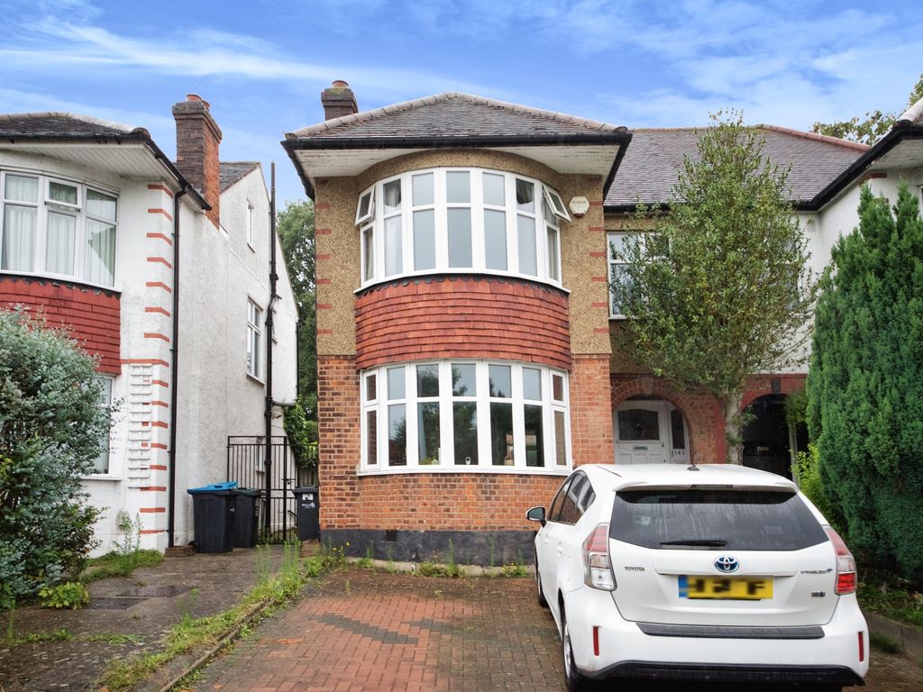 3 bed semi-detached house for sale in The Fairway, London N14, £750,000
