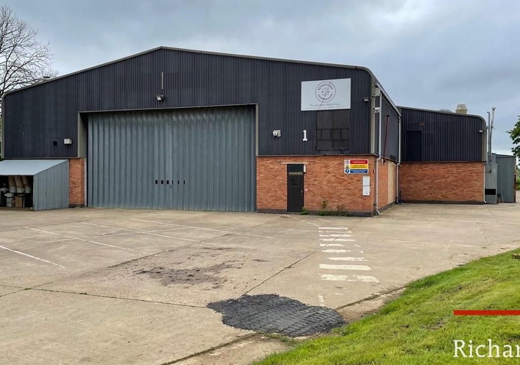 Warehouse to let in Barnwell Road, Oundle, Peterborough PE8, £70,000 pa