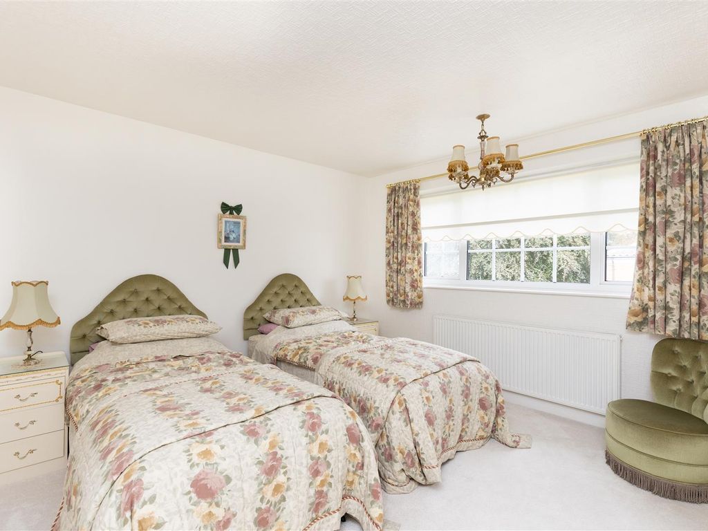 3 bed detached house for sale in Woodland Park, Oulton, Leeds LS26, £475,000