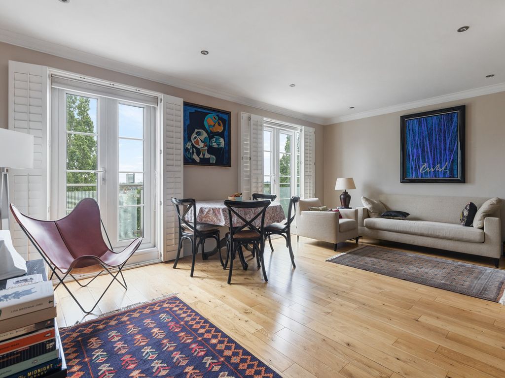 3 bed penthouse for sale in Hall Road, St John's Wood NW8, £1,850,000