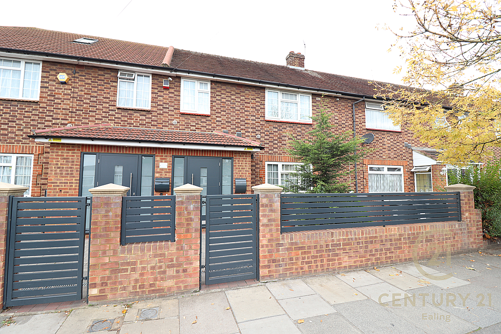 4 bed terraced house for sale in Upper Sutton Lane, Heston, Hounslow TW5, £575,000