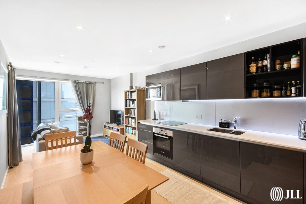 1 bed flat for sale in Glasshouse Gardens, London E20, £470,000