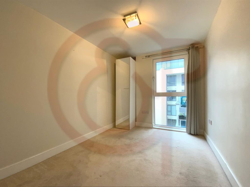 2 bed flat for sale in Glenthorne Road, Hammersmith W6, £650,000