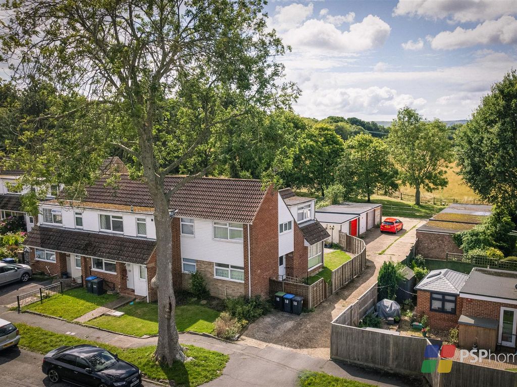 3 bed end terrace house for sale in Nightingale Lane, Burgess Hill RH15, £400,000